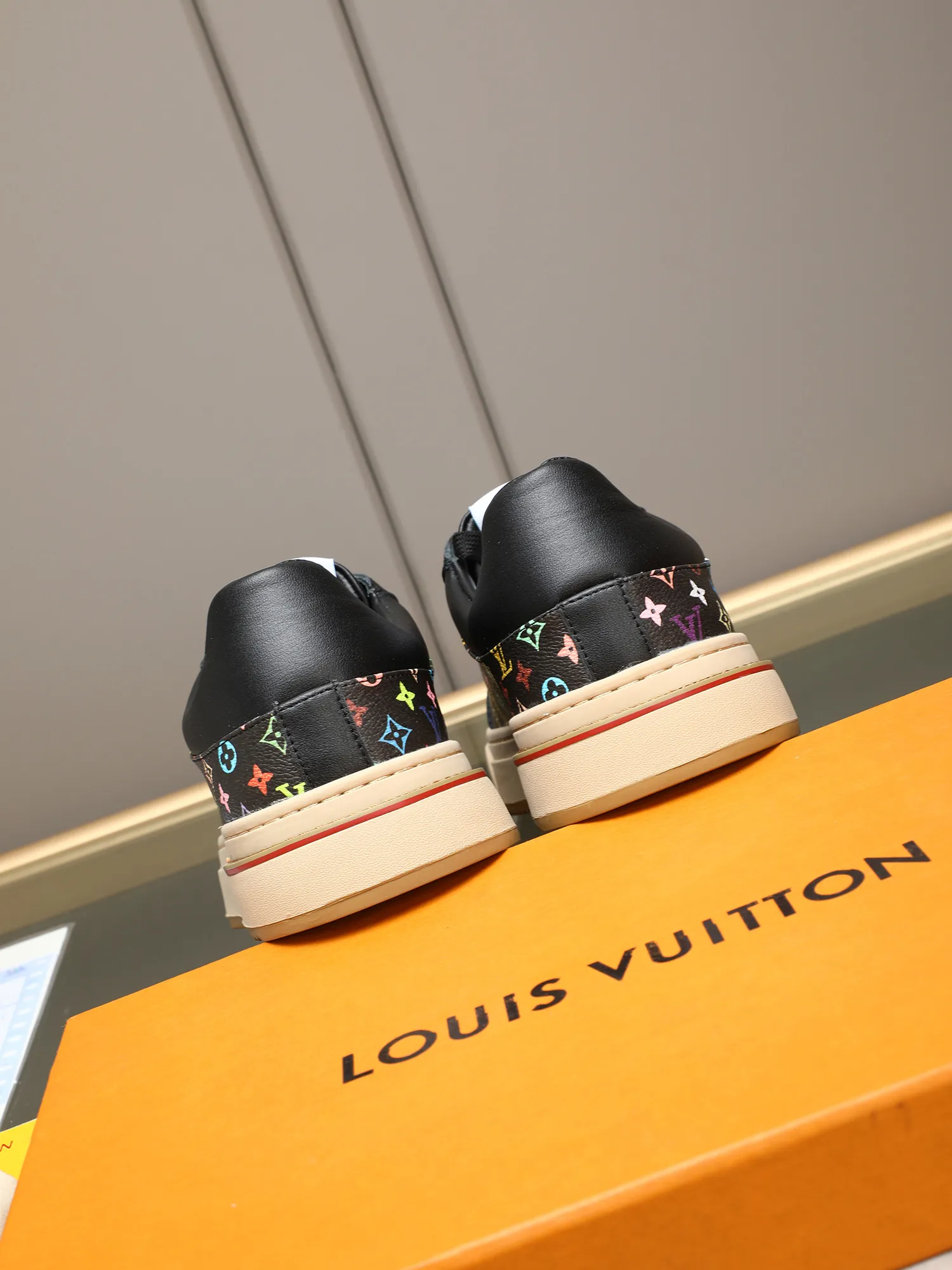 Mainly recommended model 👍👍👍P400 LOUIS VUITTON [Luden Yiwei] - LV upper imported first-layer cowhide combined with LV classic materials 🇩🇪 imported leather lining ➕ non-slip and wear-resistant outsole. Every man's identity is reflected in his elegant and stable upper shoes🚶🏻🚶🏻📯 No matter the wind or rain, the shoe last remains unchanged and can stand the test of time🔍️. ——Code number: 38-44 (45 can be customized)